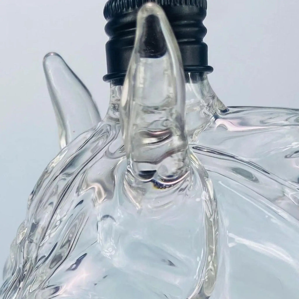 Whiskey Bottle Engraved Horse Head Shape Glass Decanter for Whiskey Bourbon Brandy Unique Liquor Bottle Gift for Whiskey Lovers